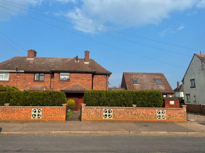 3 Bedroom House To Rent In Kempston, MK42