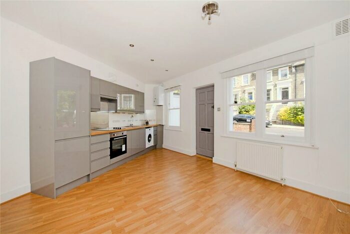 Flat To Rent In Marquis Road, Camden, NW1