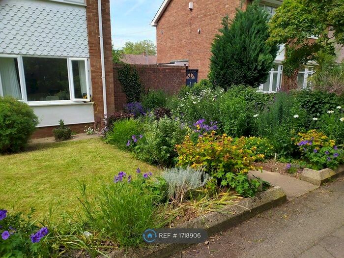 3 Bedroom Semi-Detached House To Rent In Southwick Avenue, Middlesbrough, TS4