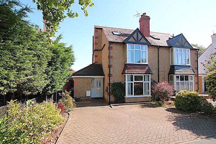 4 Bedroom Semi-Detached House For Sale In Wellingborough Road, Northampton, NN3