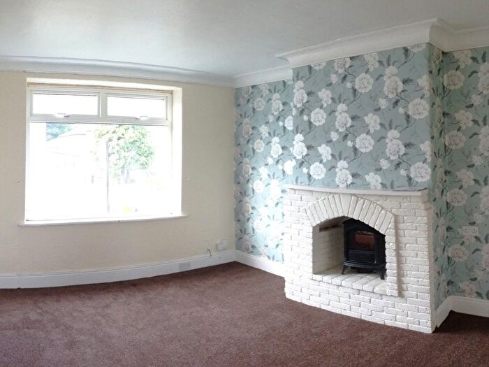 3 Bedroom Property To Rent In Carbottom Road, Bed House, Unfurnished, BD5