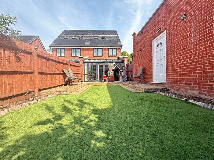 4 Bedroom Semi-Detached House For Sale In Kennedy Avenue, High Wycombe, HP11