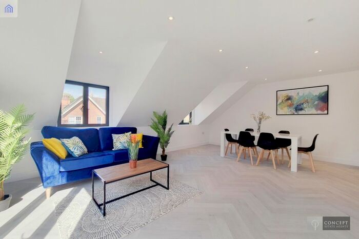 4 Bedroom Flat To Rent In Ambleside Avenue, London, SW16