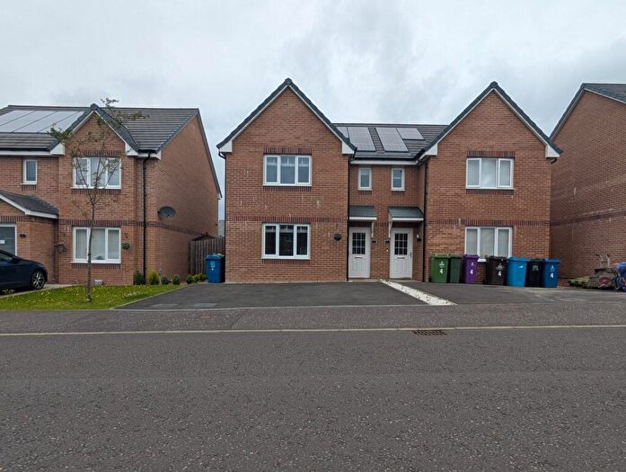 3 Bedroom Semi-Detached House To Rent In Barrel Path, Glasgow, G53