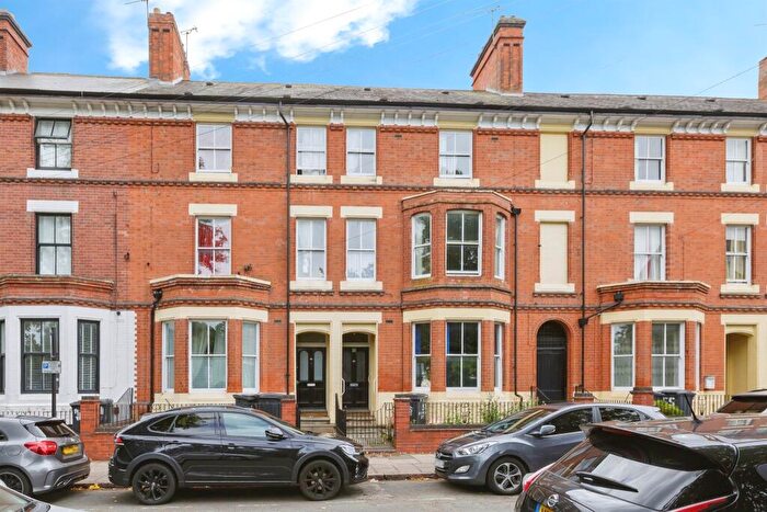7 Bedroom Terraced House For Sale In Highfield Street, Leicester, LE2