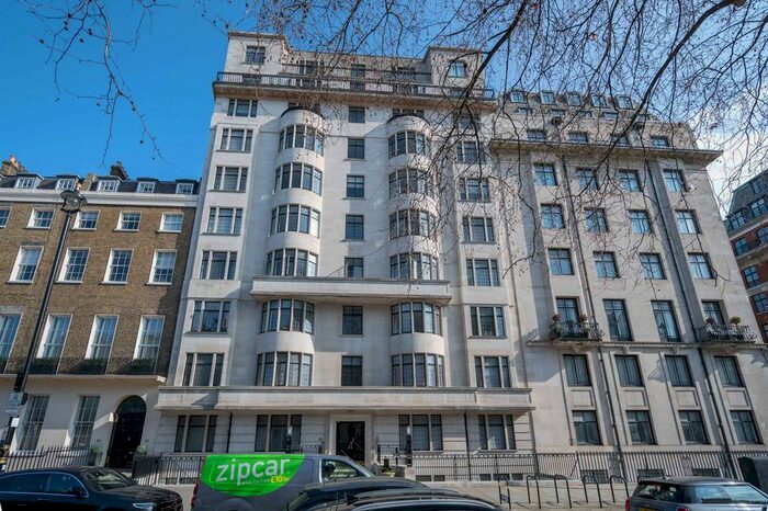 2 Bedroom Flat To Rent In Portland Place, Marylebone, London, W1B