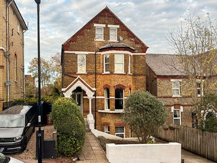 2 Bedroom Flat For Sale In Tyson Road, Forest Hill, London, SE23