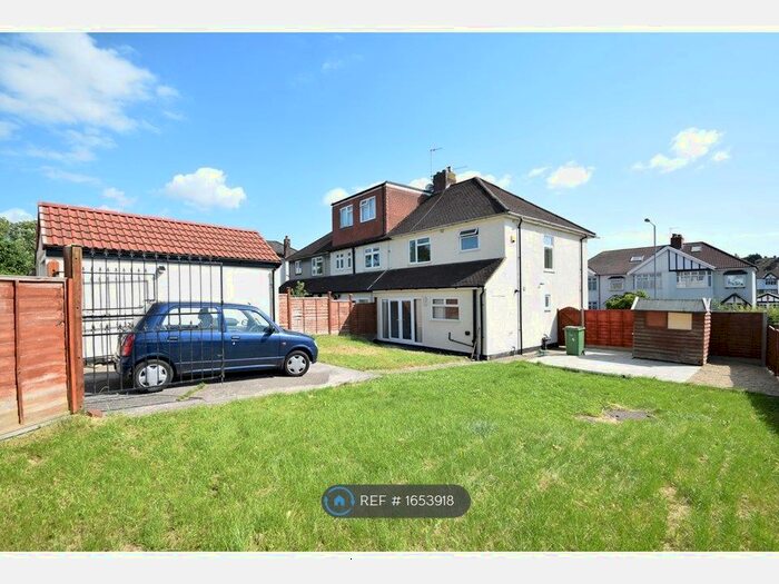 3 Bedroom Semi-Detached House To Rent In Wellington Hill West, Bristol, BS9