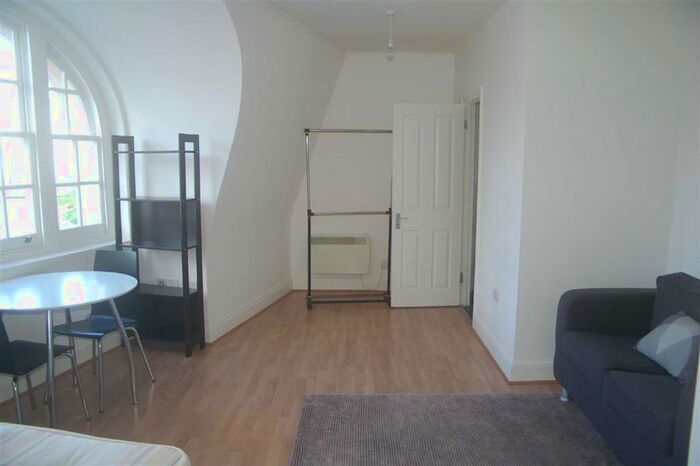 Studio To Rent In Finchley Road, South Hampstead, London NW3