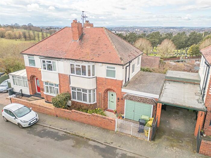3 Bedroom Semi-Detached House For Sale In Monument Avenue, Wollescote, Stourbridge, DY9