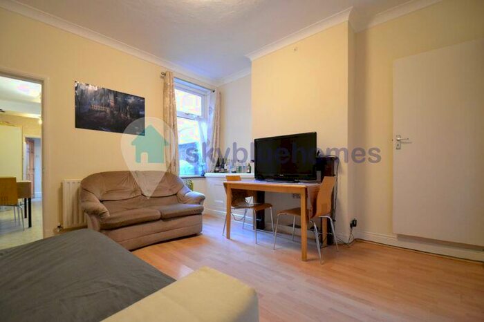 4 Bedroom Terraced House To Rent In Windermere Street, Leicester, LE2