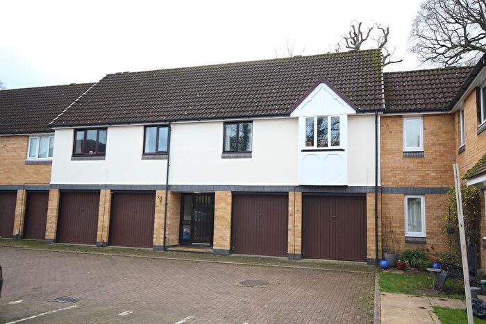 1 Bedroom Flat To Rent In Friary Court, Woking, GU21