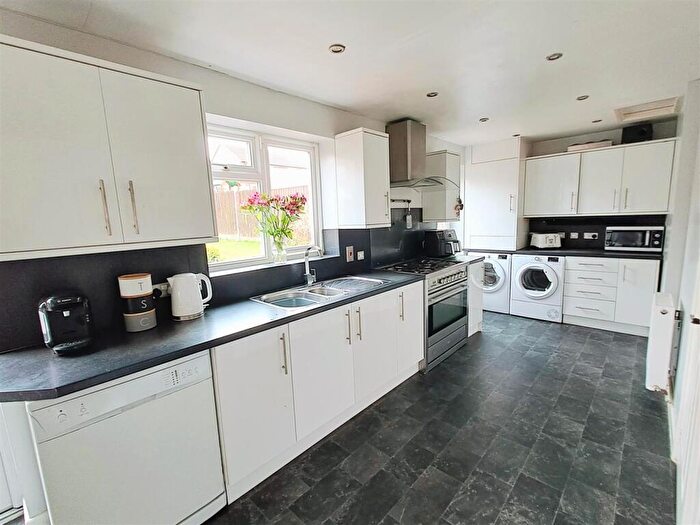 3 Bedroom Detached House For Sale In Cambridge Way, South Yardley, Birmingham, B27