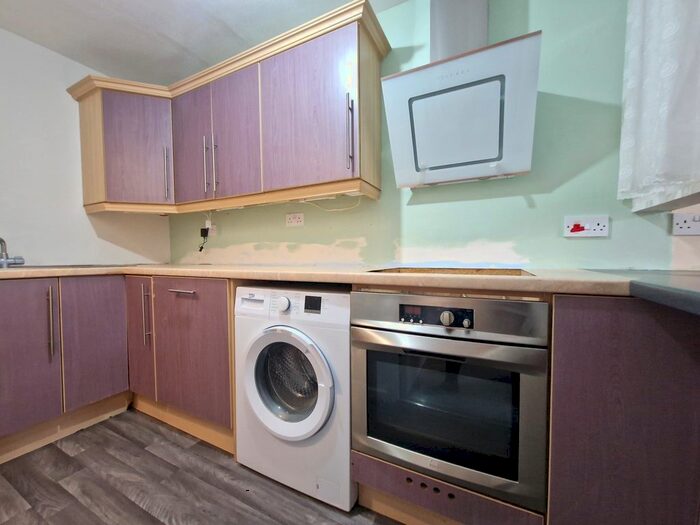 2 Bedroom Flat To Rent In Anson Drive, Southampton, SO19