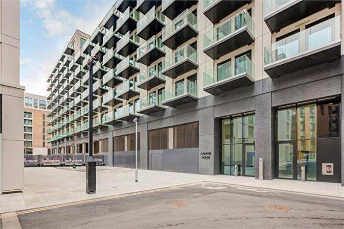 Apartment To Rent In Caravel House, Rendal Way, London, E16