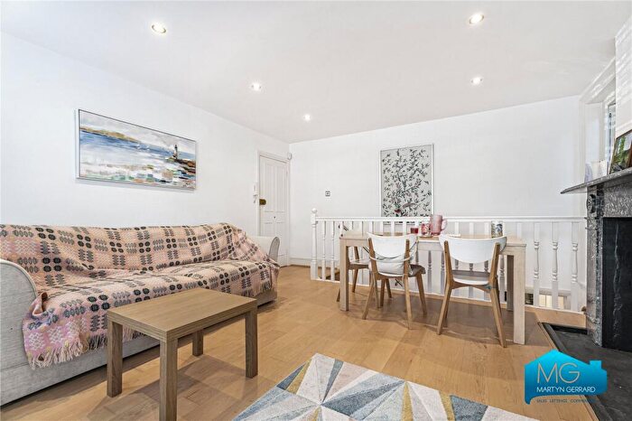 2 Bedroom Apartment To Rent In Nether Street, Finchley, London, N3