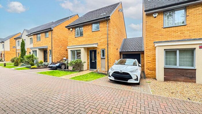 3 Bedroom House To Rent In Lulworth Close, Stevenage, SG1