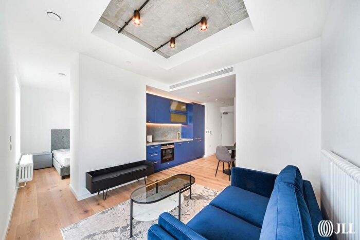 Flat To Rent In Rendel House, Goodluck Hope Walk, E14