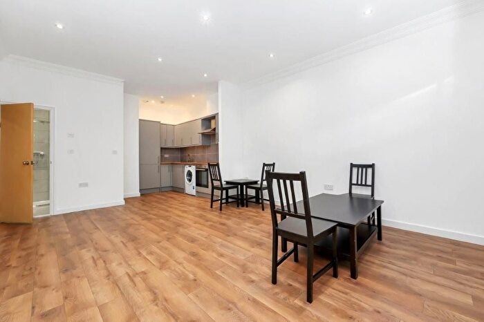 2 Bedroom Flat To Rent In Canfield Place, London, NW6