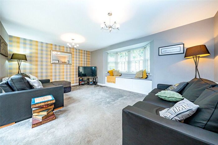 3 Bedroom Semi-Detached House For Sale In James Huxley Avenue, Maidstone, Kent, ME16