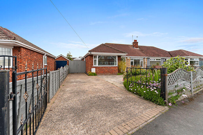 3 Bedroom Semi-Detached Bungalow For Sale In Lidgard Road, Humberston, DN36