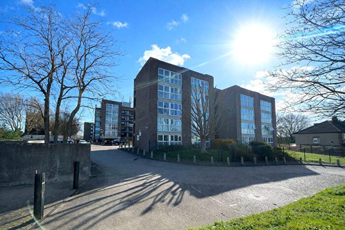 1 Bedroom Flat To Rent In Harris Close, Hounslow, Greater London, TW3