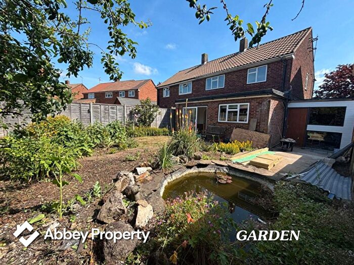 3 Bedroom Semi-Detached House To Rent In Lalleford Road, Luton, LU2