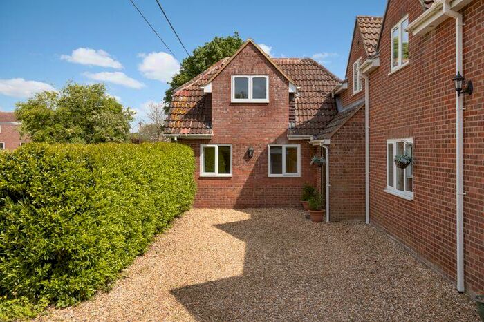 1 Bedroom House To Rent In Martins Road, Trowbridge, BA14