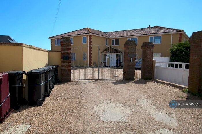 2 Bedroom Flat To Rent In Oval Lane, Selsey, Chichester, PO20