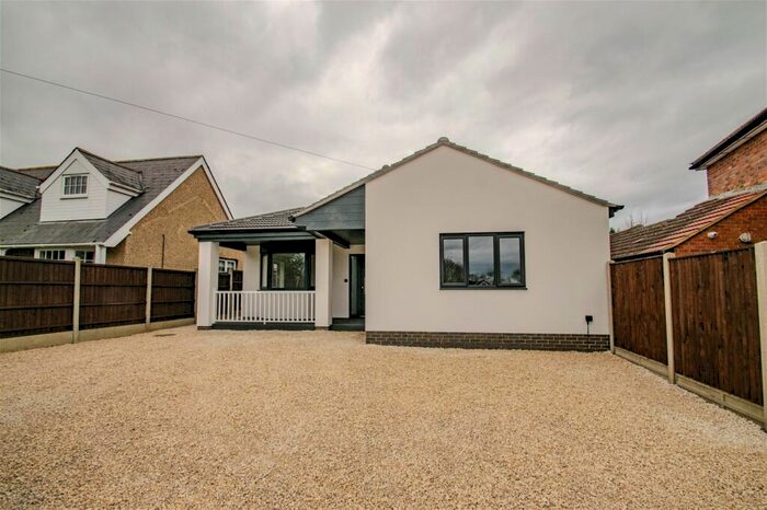 4 Bedroom Detached Bungalow To Rent In Grange Lane, Bromham, Bedford, MK43