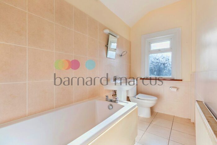 5 Bedroom Property To Rent In Malvern Road, Thornton Heath, CR7