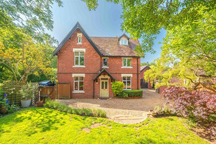 4 Bedroom Detached House For Sale In Stratford Road, Hockley Heath, Solihull, B94