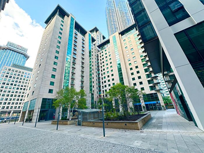 3 Bedroom Flat To Rent In Discovery Dock, South Quay Square, E14
