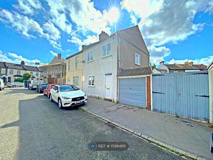 3 Bedroom End Of Terrace House To Rent In Cobden Road, London, SE25