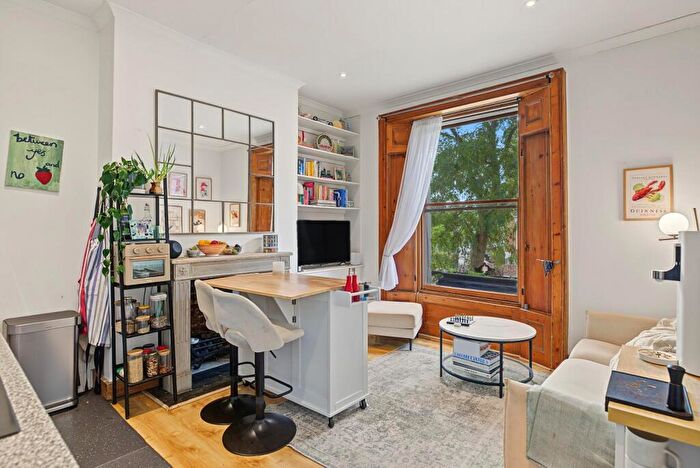 2 Bedroom Flat To Rent In Mildmay Road, London, N1