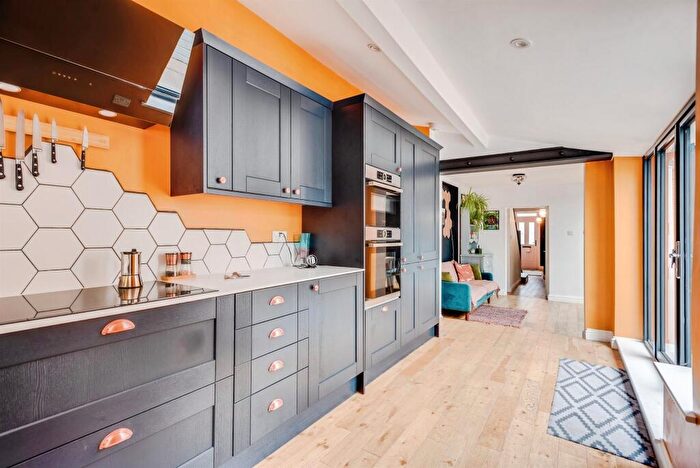 3 Bedroom Terraced House For Sale In Belle Vue Road, Swindon, SN1