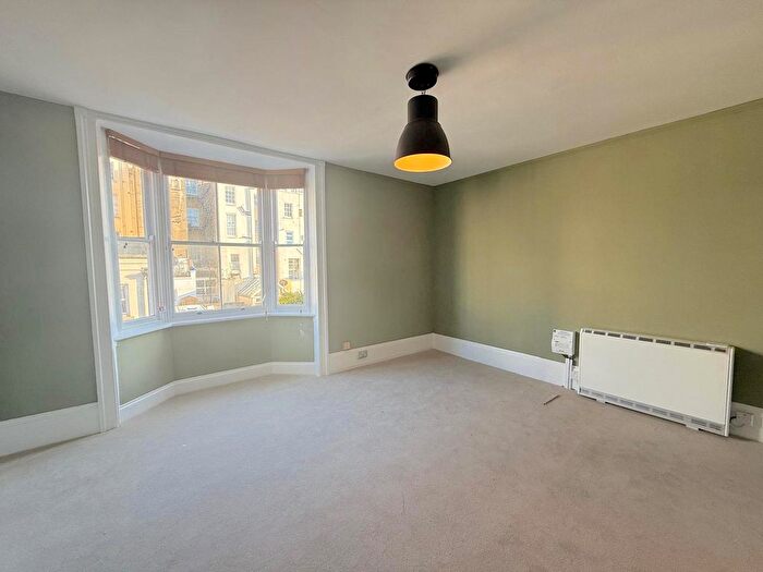 1 Bedroom Flat To Rent In Farm Road, Hove, BN3