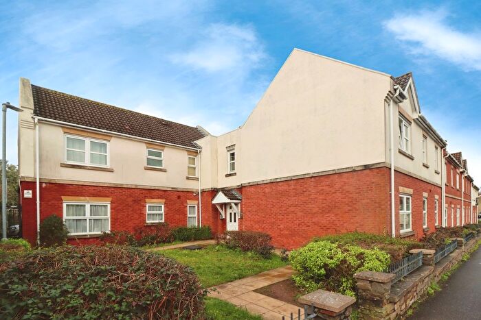2 Bedroom Flat For Sale In Kennington Avenue, Kingswood, Bristol, Gloucestershire, BS15
