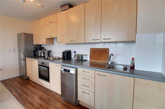 1 Bedroom Flat For Sale In Alencon Link, Basingstoke, Hampshire, RG21