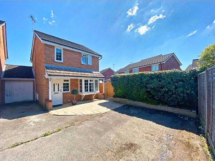 3 Bedroom Detached House To Rent In Caernarvon, Frimley, Camberley, Surrey, GU16