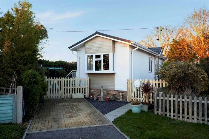 1 Bedroom Mobile/park Home For Sale In West Common, Langley, Southampton, Hampshire SO45