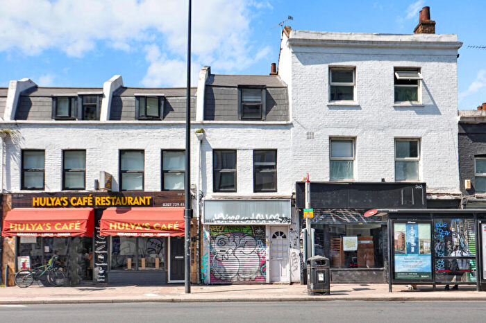 2 Bedroom Apartment To Rent In Cambridge Heath Road, London, E2