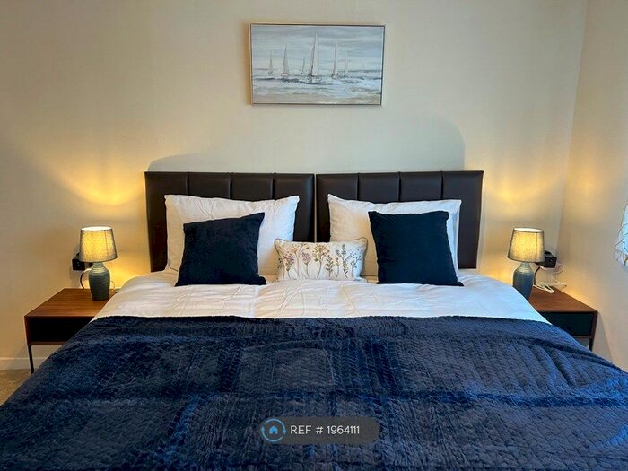 3 Bedroom Semi-Detached House To Rent In Carpenter Close, Oxford, OX4