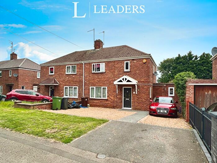 3 Bedroom Semi-Detached House To Rent In Croyland Road, Peterborough, PE4