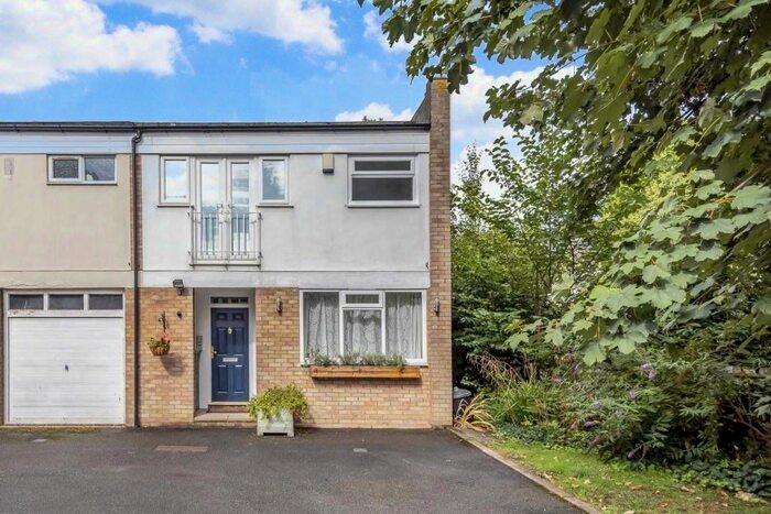 3 Bedroom Semi-Detached House To Rent In Rectory Road, Beckenham, BR3