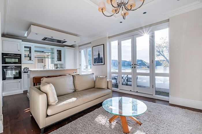 2 Bedroom Flat To Rent In Elsham Road, London, W14