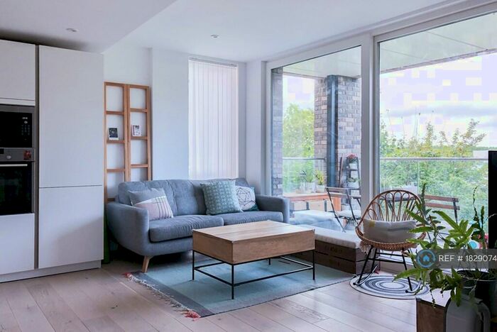 2 Bedroom Flat To Rent In Claremont House, London, SE16