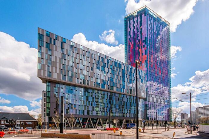 2 Bedroom Apartment To Rent In Saffron Central Square, Croydon, CR0
