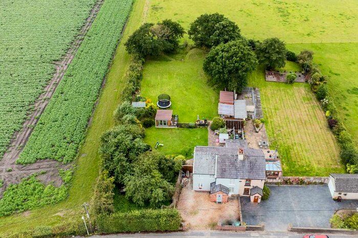 3 Bedroom Semi-Detached House For Sale In Sineacre Lane, Bickerstaffe, L39