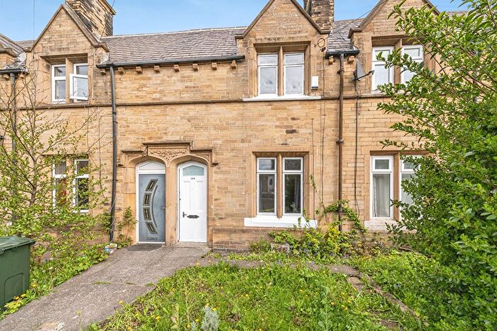 1 Bedroom Terraced House For Sale In New Cross Street, Bradford, BD5